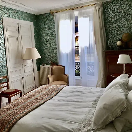Le 48 Bed & Breakfast Paris